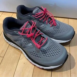 Women's New Balance 840 V4 Grey Cyclone Poisonberry Runners